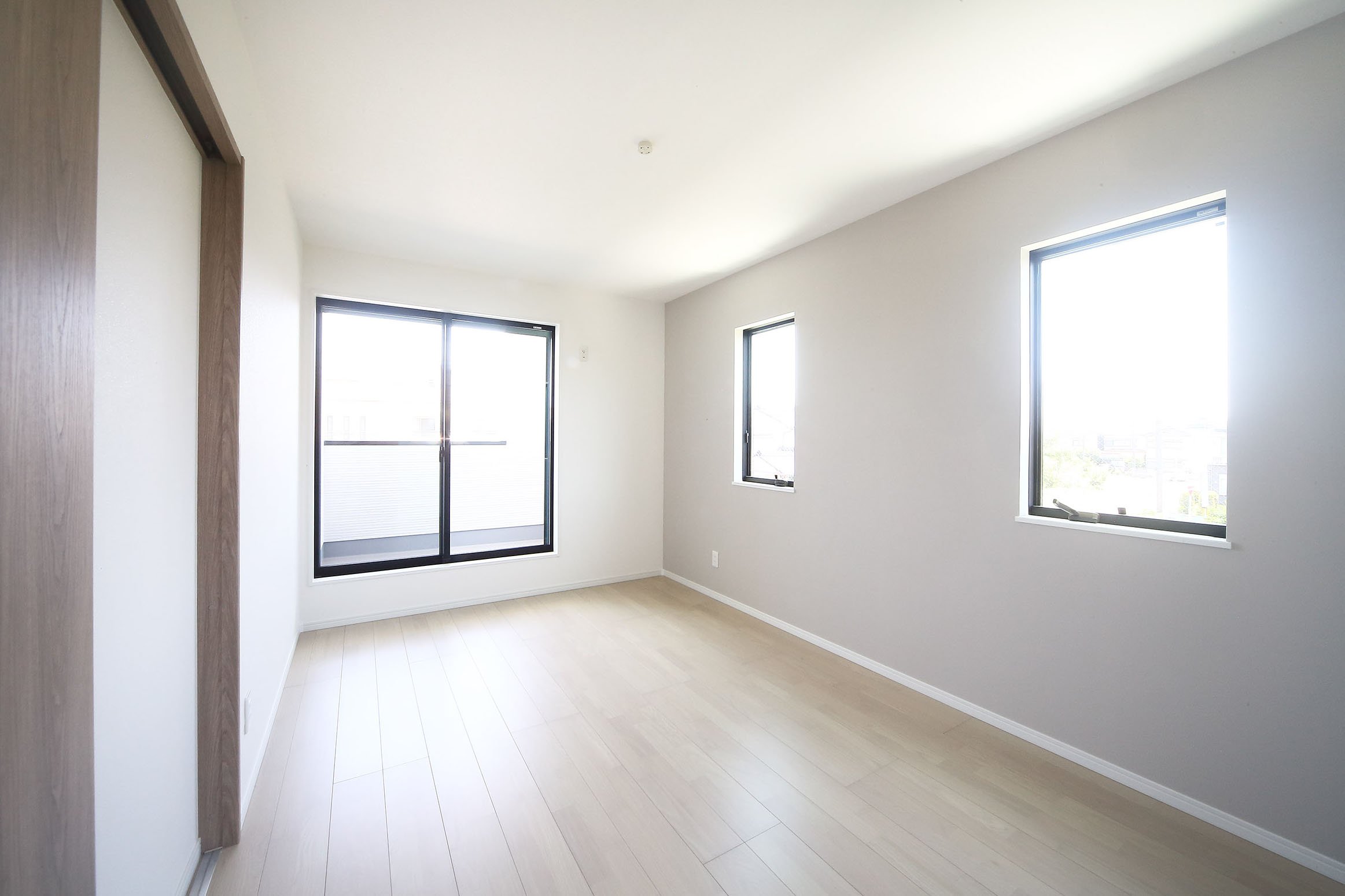 ウォークインクローゼットを備えた2階7帖洋室