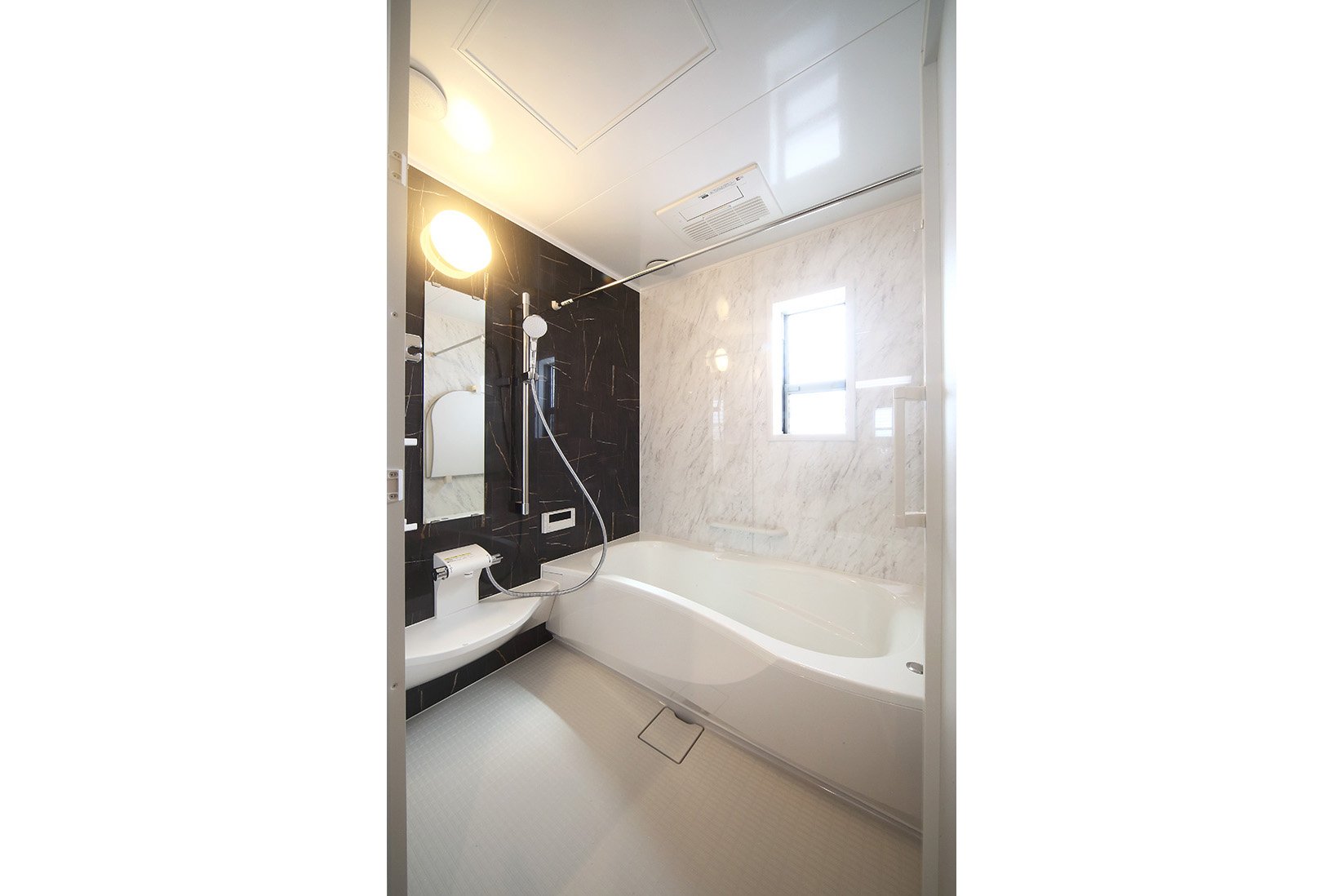 高機能・安心構造のバスルーム
