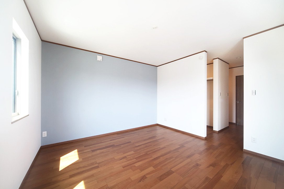 ウォークインクローゼットを備えた2階8帖洋室